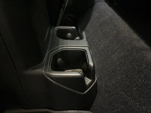 Used 2022 Jeep Wrangler Sport AWD/4WD image 35