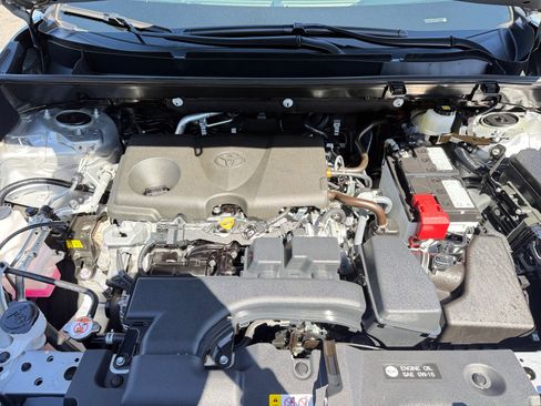 Used 2025 Toyota RAV4 LE AWD/4WD image 20