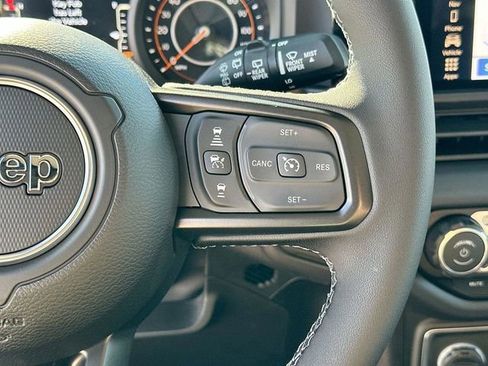 New 2026 Jeep Wrangler Unlimited Rubicon w/ Technology Group AWD/4WD image 28
