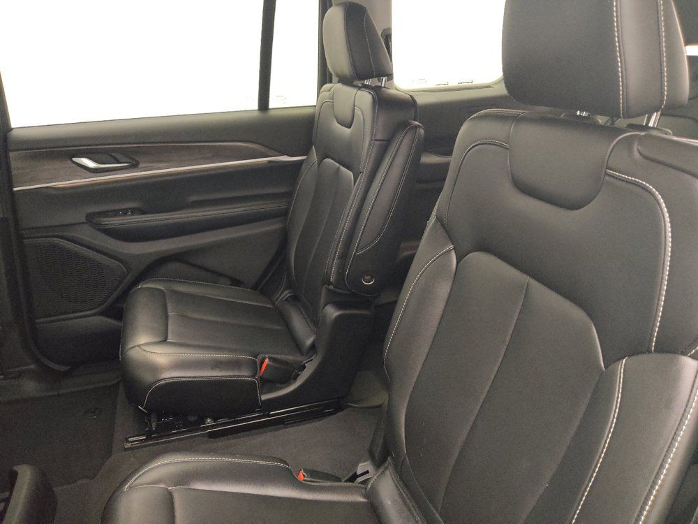 Used 2023 Jeep Grand Cherokee L Limited AWD/4WD image 18