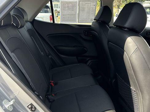 Certified 2022 Hyundai Venue Limited image 22