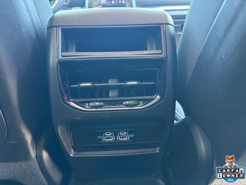 Used 2023 Jeep Grand Cherokee Laredo AWD/4WD image 44