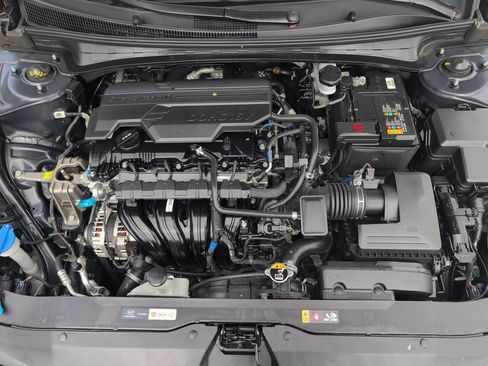 Used 2025 Hyundai Elantra SEL FWD image 35