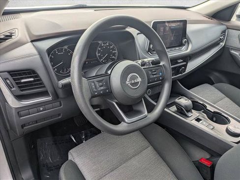 Used 2023 Nissan Rogue SV AWD/4WD image 10