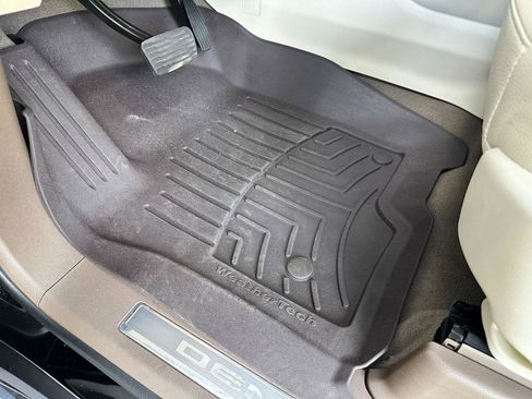 Used 2022 GMC Yukon Denali RWD image 16