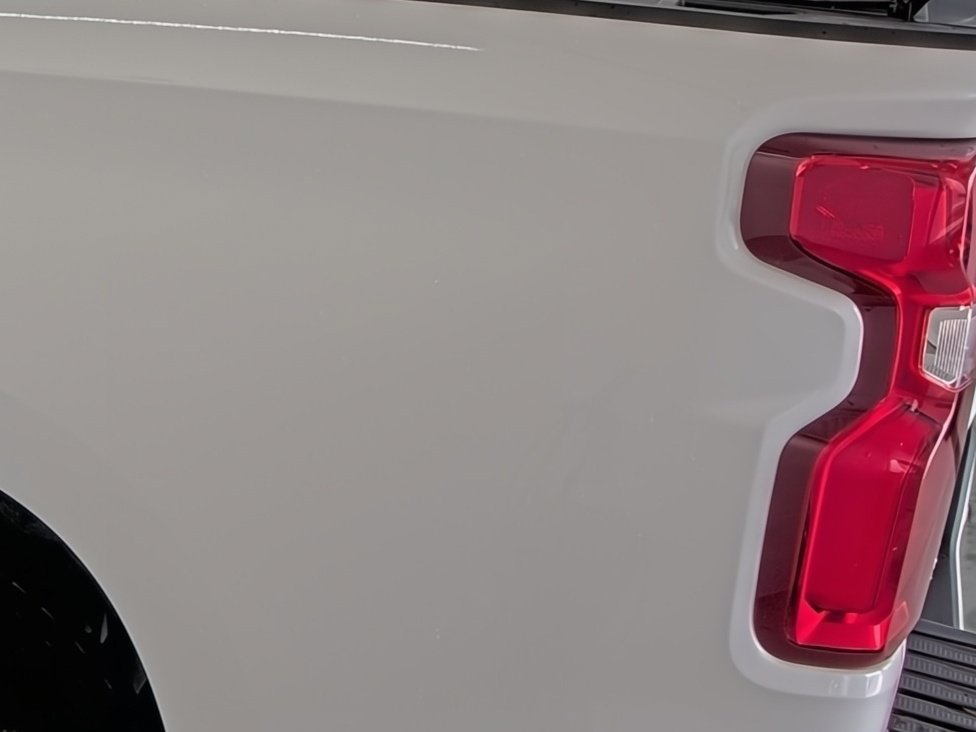 Certified 2023 Chevrolet Silverado 1500 High Country w/ High Country Premium Package AWD/4WD image 10