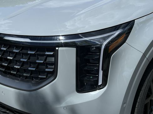 New 2026 Kia Carnival SX FWD image 21