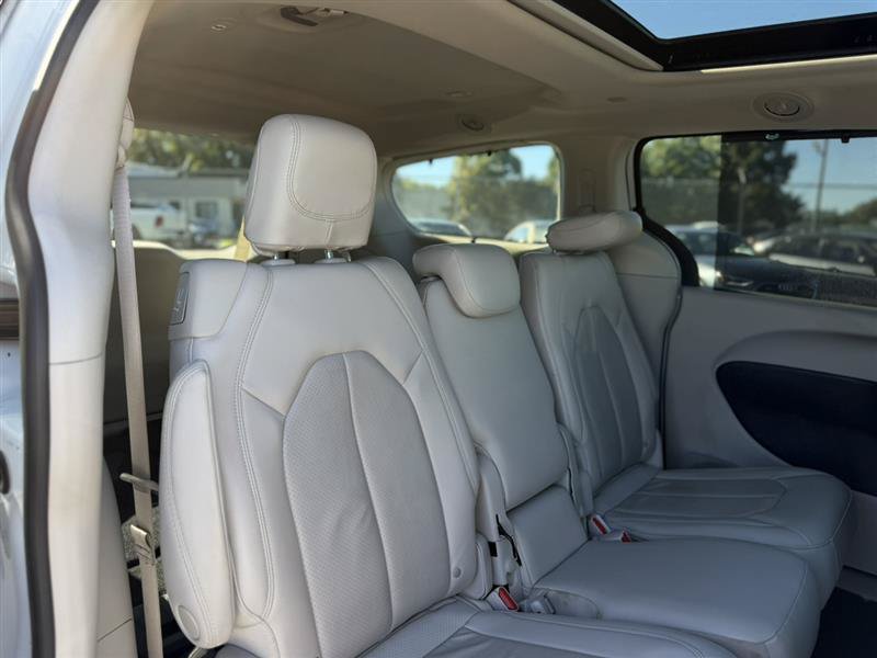 Used 2021 Chrysler Pacifica Touring-L w/ Premium & Safety Sphere Group FWD image 35