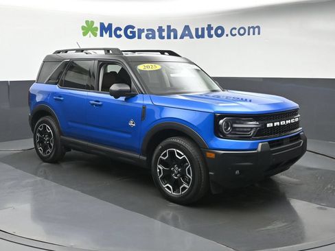 Used 2025 Ford Bronco Sport Outer Banks w/ Outer Banks Tech Package+ AWD/4WD image 2