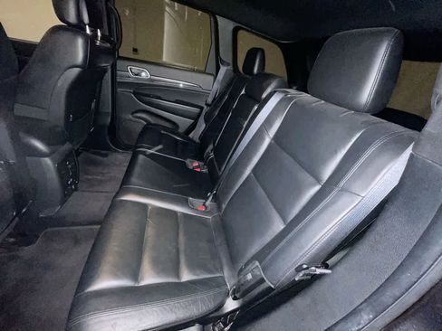 Used 2018 Jeep Grand Cherokee Limited image 22