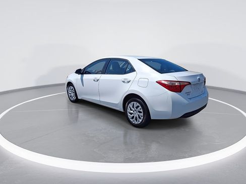 Used 2018 Toyota Corolla LE FWD image 7