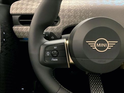 Certified 2025 MINI Cooper S image 18