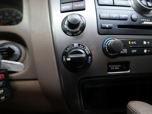 Used 2014 Nissan Armada SV image 48