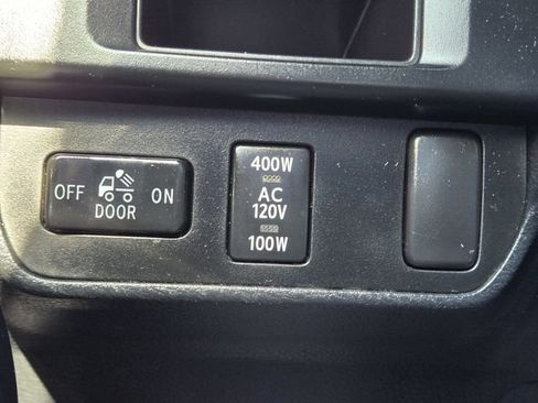 Used 2016 Toyota Tacoma TRD Off-Road w/ Premium & Technology Package AWD/4WD image 21