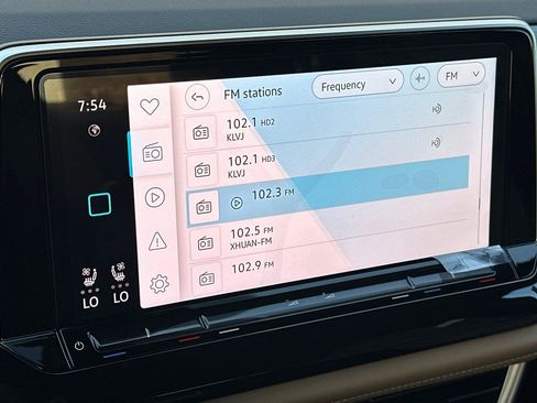 New 2026 Volkswagen Atlas Cross Sport SE image 16