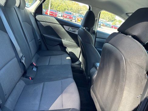 Used 2022 Kia Forte LXS image 12