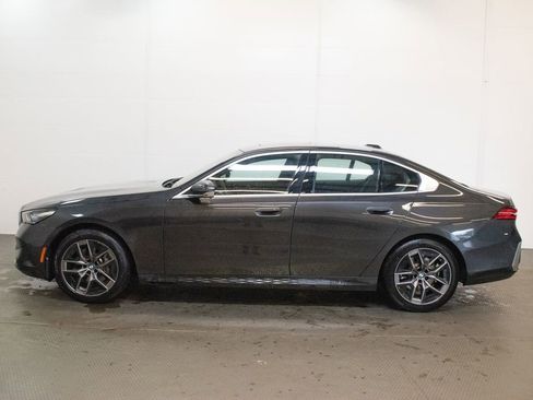 Certified 2026 BMW 530i xDrive w/ Premium Package AWD/4WD image 7