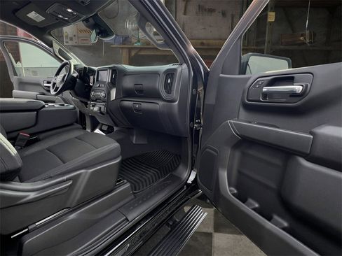 Certified 2025 GMC Sierra 1500 Pro w/ Pro Value Package image 15