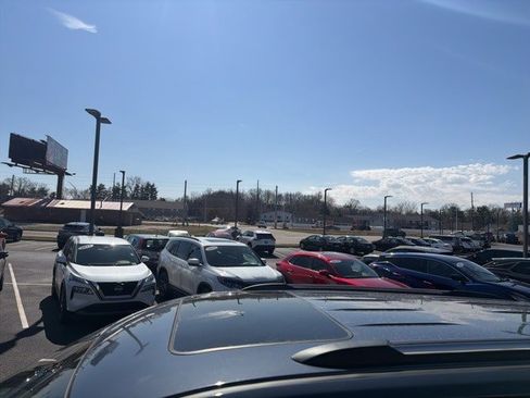 Used 2021 Jeep Grand Cherokee Limited image 4