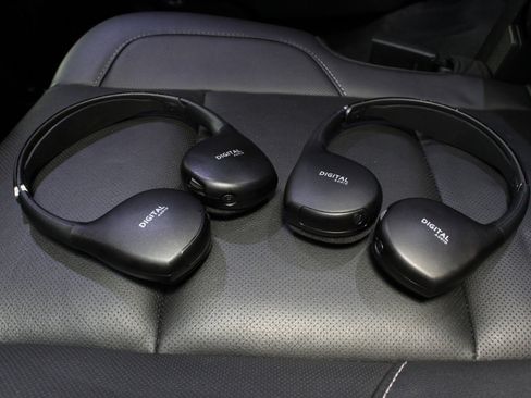 Used 2020 GMC Yukon SLT w/ Open Road Package image 48