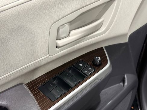 Used 2024 Toyota Sienna LE image 14