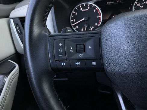 Used 2025 Nissan Rogue SV FWD image 27