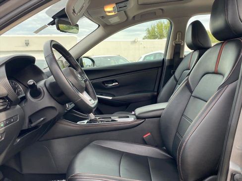 Used 2023 Nissan Sentra SR w/ SR Premium Package image 12