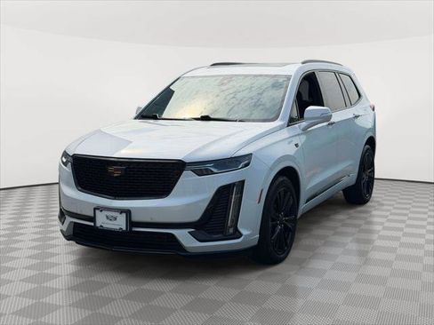 Used 2023 Cadillac XT6 Premium Luxury w/ LPO, Floor Liner Package AWD/4WD image 3
