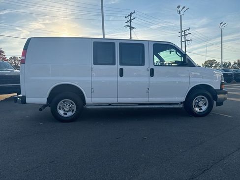 Used 2023 Chevrolet Express 2500 w/ Driver Convenience Package image 5