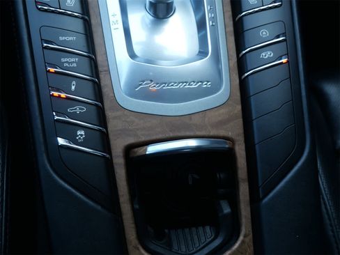 Certified 2016 Porsche Panamera GTS image 19