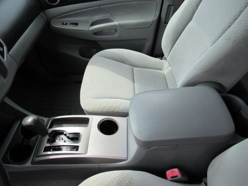 Used 2010 Toyota Tacoma 2WD Access Cab image 23