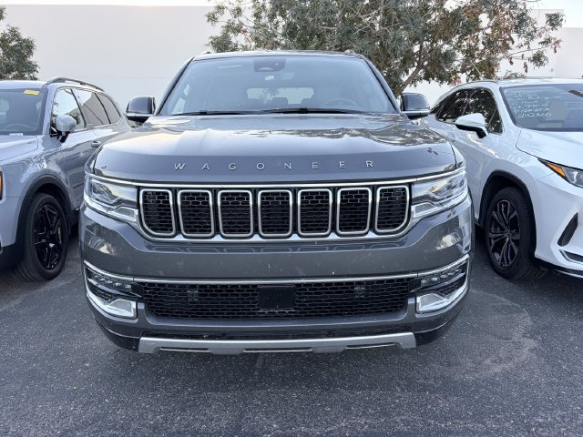 Used 2024 Jeep Wagoneer L Series II w/ Flexible Seating Group AWD/4WD image 2