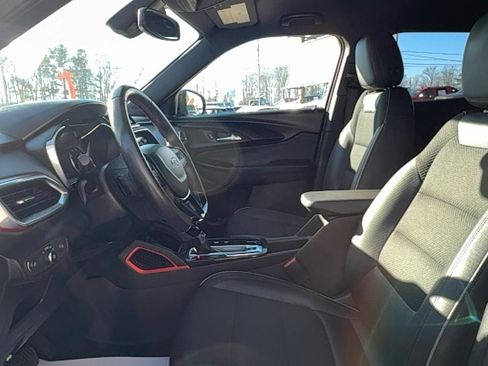 Used 2021 Chevrolet TrailBlazer RS w/ Technology Package image 22