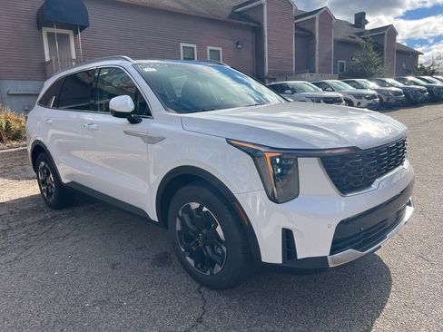 New 2026 Kia Sorento S w/ S Panoramic Sunroof Package image 5