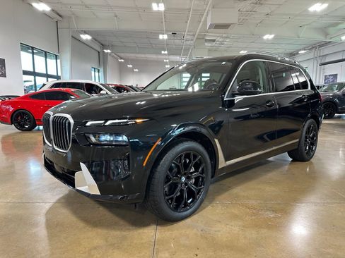 Used 2023 BMW X7 xDrive40i AWD/4WD image 3