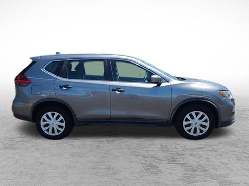 Used 2018 Nissan Rogue S AWD/4WD image 4