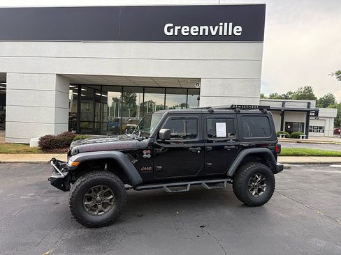 Used 2021 Jeep Wrangler Unlimited Rubicon AWD/4WD image 2