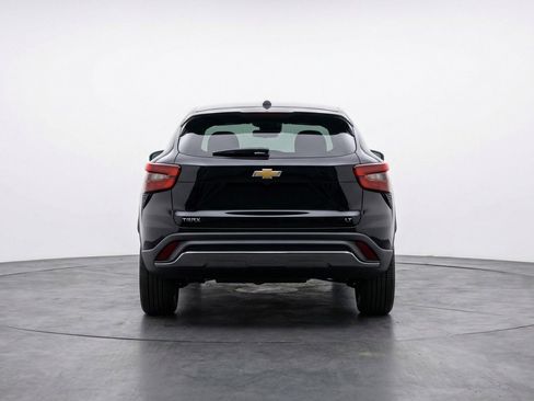 Used 2025 Chevrolet Trax LT FWD image 7