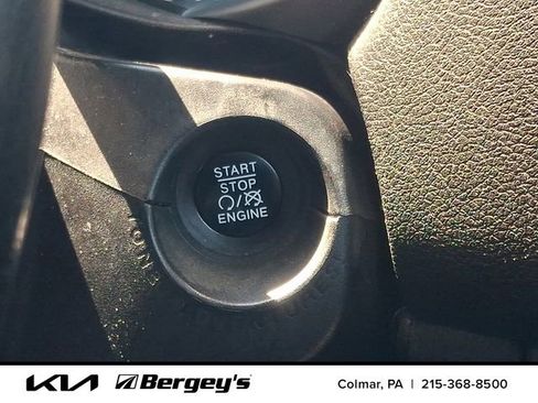 Used 2016 Jeep Renegade Latitude AWD/4WD image 26