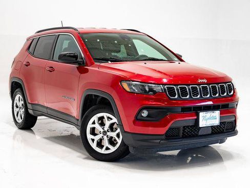 Certified 2025 Jeep Compass Latitude AWD/4WD image 6