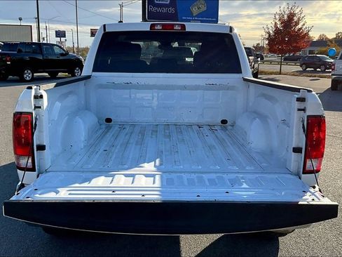 Used 2022 RAM 1500 Classic SLT image 19