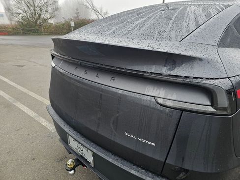 Used 2026 Tesla Model Y AWD image 17