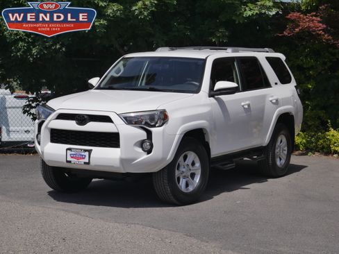 Used 2016 Toyota 4Runner SR5 AWD/4WD image 1