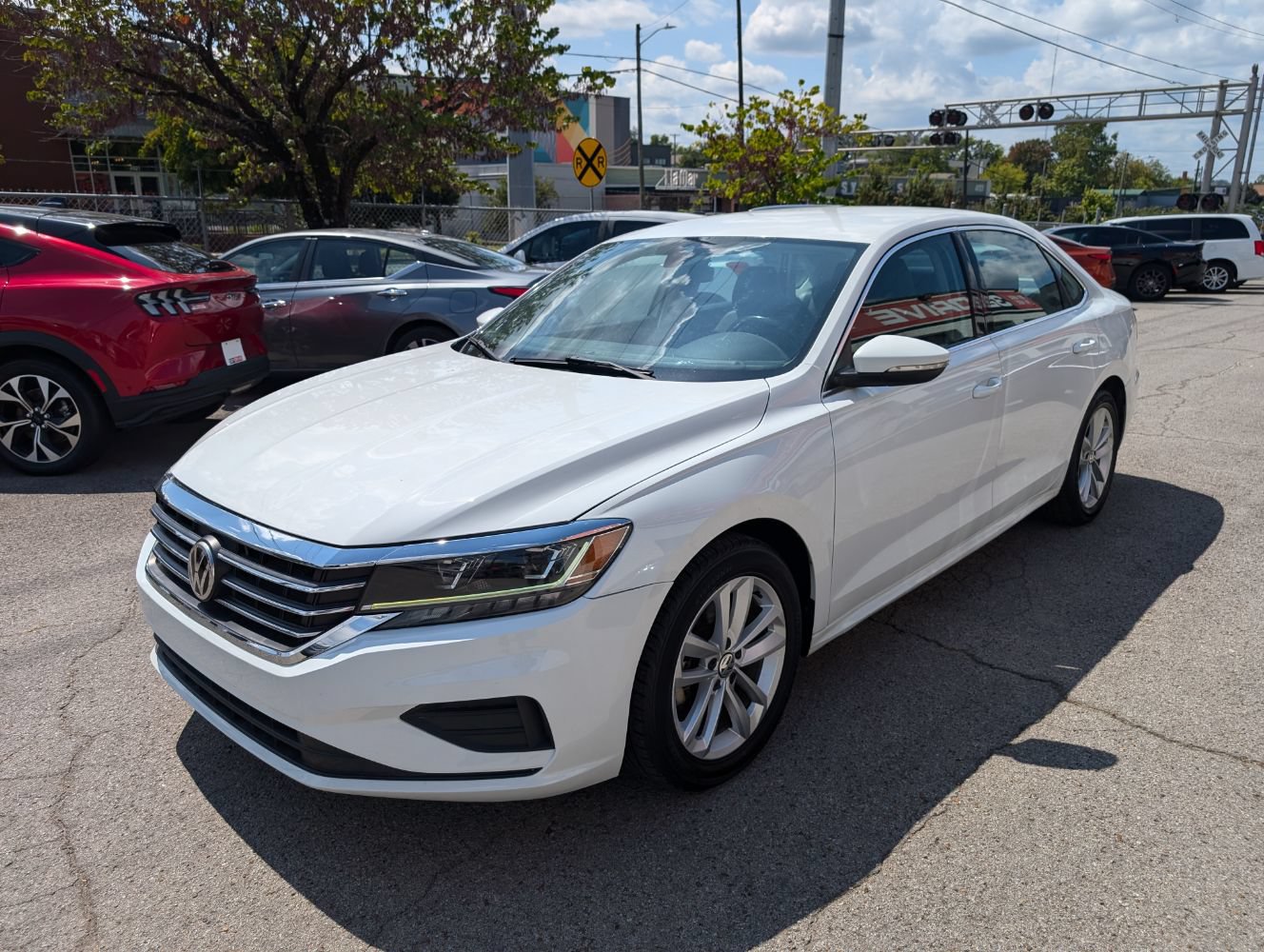 Used 2020 Volkswagen Passat 2.0T SE FWD image 3