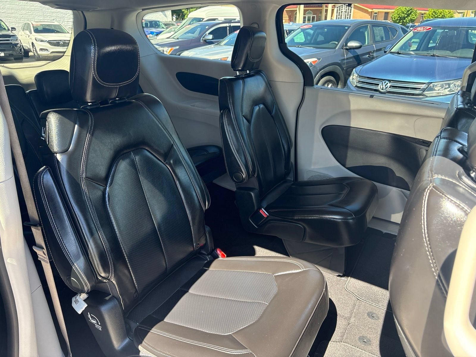 Used 2021 Chrysler Voyager Lxi FWD image 19
