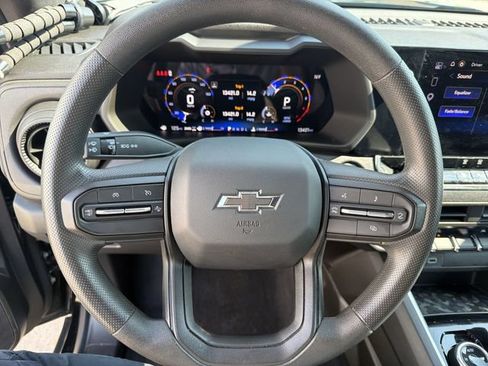 Used 2024 Chevrolet Colorado Trail Boss w/ Technology Package AWD/4WD image 16