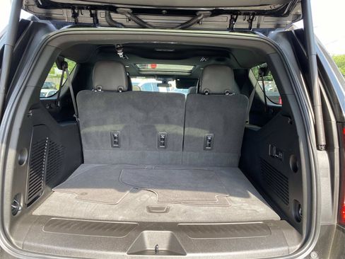 Used 2022 GMC Yukon XL SLT w/ SLT Premium Package AWD/4WD image 5