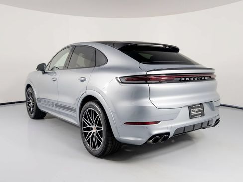 Certified 2026 Porsche Cayenne Coupe AWD/4WD image 3