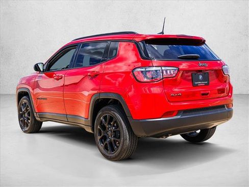 Used 2025 Jeep Compass Latitude w/ Altitude Special Edition AWD/4WD image 7