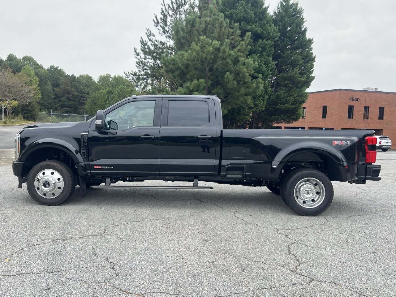 New 2026 Ford F450 Platinum w/ FX4 Off-Road Package AWD/4WD image 25